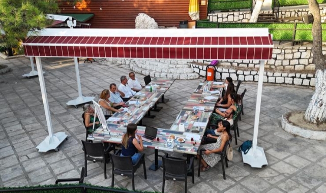 Sınırlar kelimelere dönüştü, hikâyeler ortak hafızaya dönüşüyor