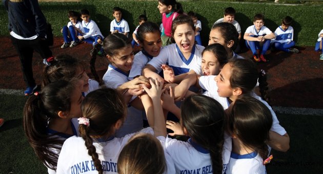 23 Nisan futbol turnuvası başladı