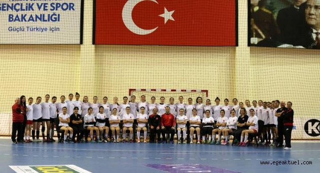 4 hentbolcu ve antrenörleri Milli Takıma davet edildi
