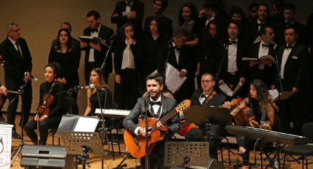 40 kişilik otizm korosu anneler için söyledi