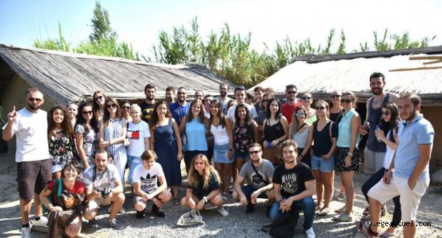  6 farklı ülkeden gelen gençler Bornova’da buluştu