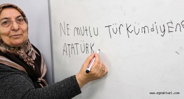 74 yaşında okuma yazma öğrenerek herkese örnek oldu