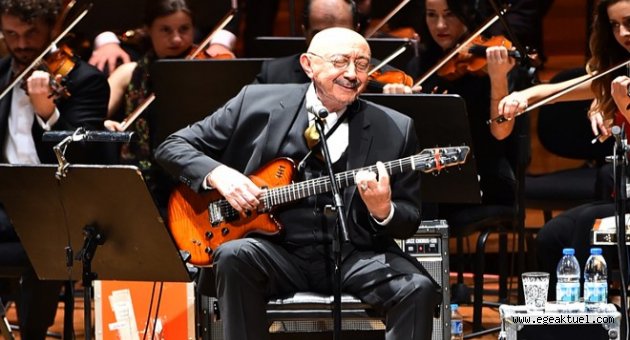AASSM’de Özdemir Erdoğan'dan müzik ziyafeti
