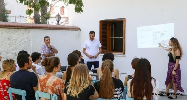 AISEC gençleri kent turizmi için Buca’da