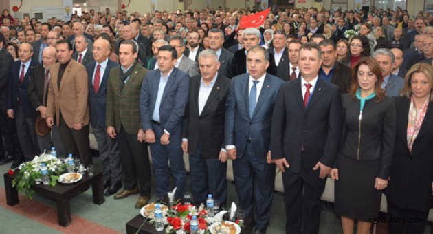 AK Parti Çiğli Kongresi'nde tek aday, bol bombardıman