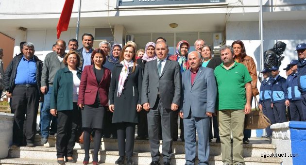 Ak parti genel Başkan yardımcısı nükhet hotar ilk teşekkür ziyaretini Kiraz’a yaptı‏