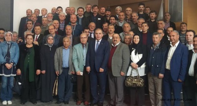 AK Parti İzmir İl Başkanı Bülent Delican; mahalle temsilcileri ile birlikte alana indi.