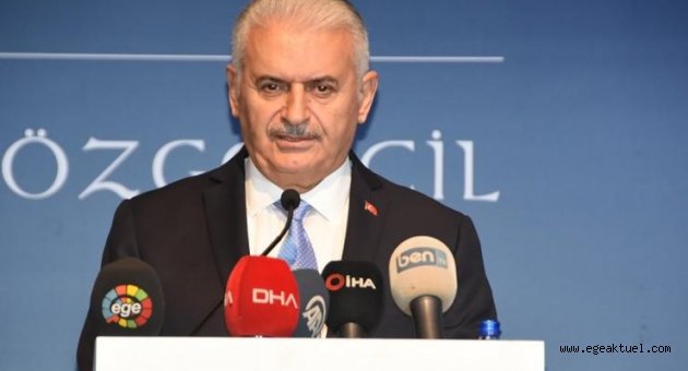 AK Parti İzmir Milletvekili Binali Yıldırım: “Değişimin karşısında durursak yok olur gideriz”