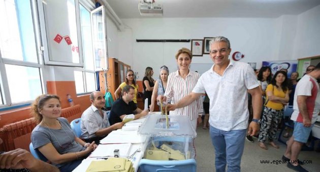 Akpınar “Çocuklarımın geleceği ve huzur için oy kullandım”