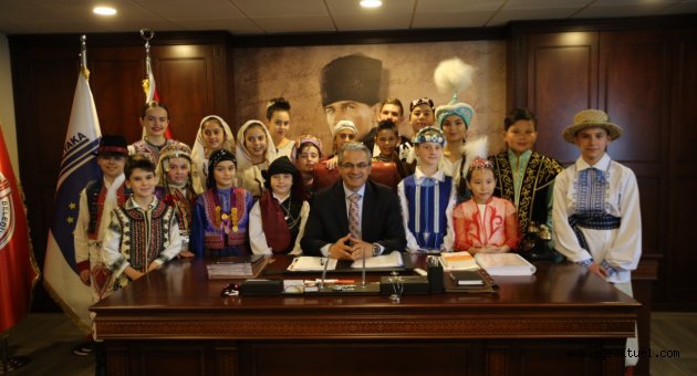 Akpınar makamını ‘Dünya Çocuklarıyla’ paylaştı