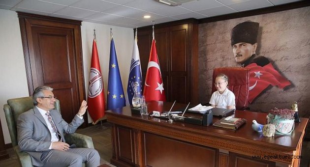 Akpınar makamını ‘Dünya Çocuklarıyla’ paylaştı