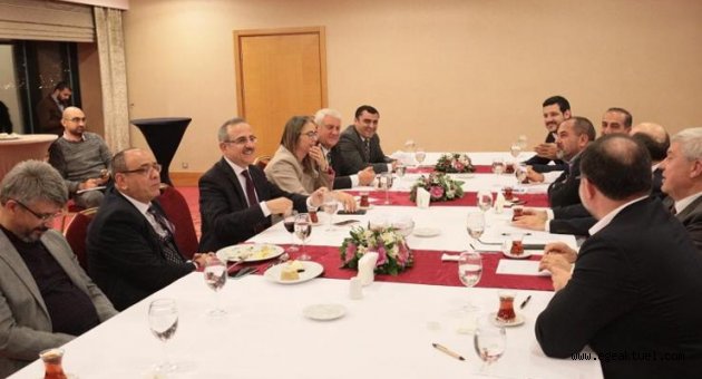 AKP'li Sürekli STK'larla buluştu