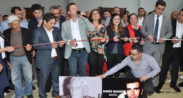 Aksoy'dan 'Deniz Gezmiş' ve 'Musa Anter' kapısı açılışı