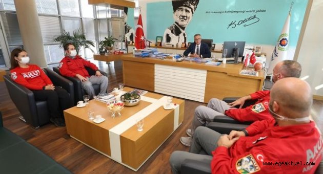 AKUT gönüllülerini duygulandıran sürpriz