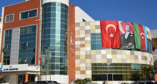 Aliağa Bayraklarla Donatıldı