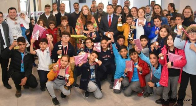 Aliağa’da Akıl Ve Zeka Oyunları Turnuvası