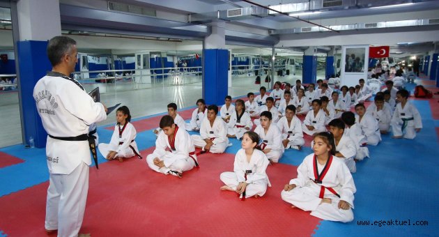 Alkışlar yine Taekwondoculara!