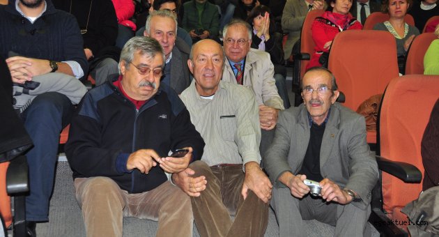 Alkışlarla cezaevine