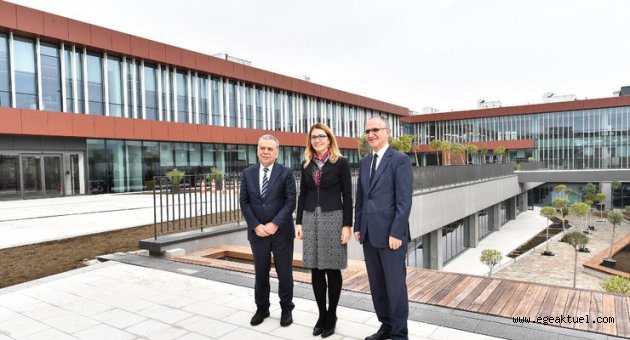 Allianz Kampüs'ün ilk ziyaretçisi Kocaoğlu oldu