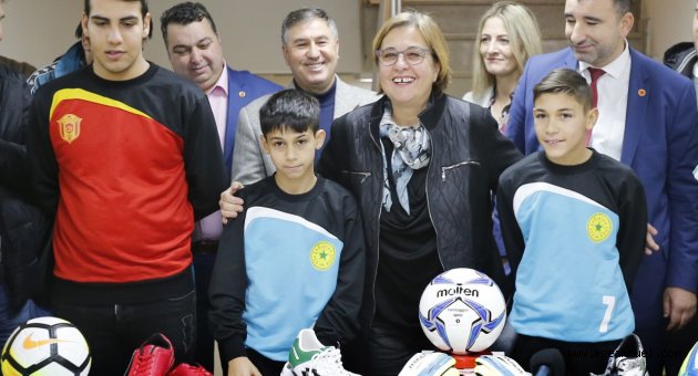  Amatöre yeni yıl armağanı 