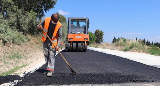 Asfalt ekipleri hafta sonu Torbalı, Çeşme ve Dikili’de mesai yaptı