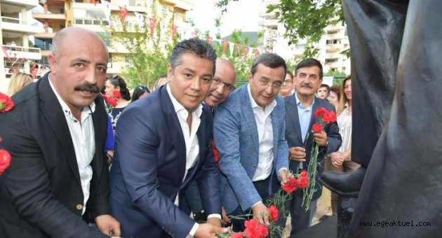 Aşık Mahzuni Narlıdere’de anıldı