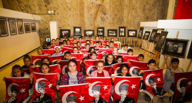 Ata'nın gölgesinde eğitim yuvası