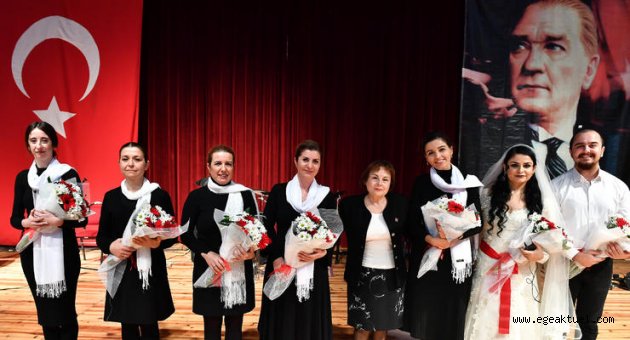 “Atatürk’e ve Cumhuriyet’e dört elle sarılalım”