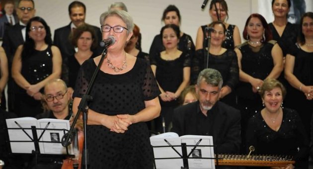 Avni Anıl Bayraklı'da anıldı