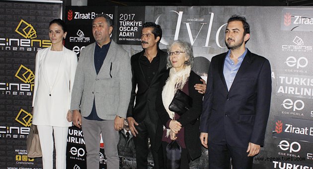 Ayla'nın İzmir Galasına yoğun ilgi 