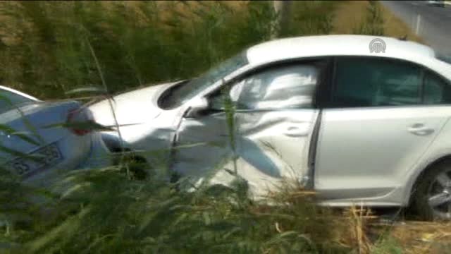 Ayvalık'ta Trafik Kazası: 1'i Ağır 3 Yaralı