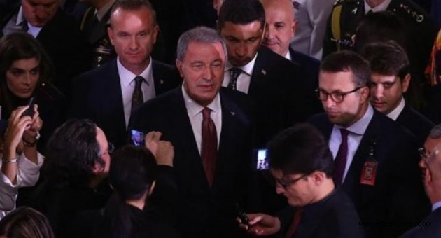 Bakan Akar: 'Harekata hazırız, bu işin şakası yok'