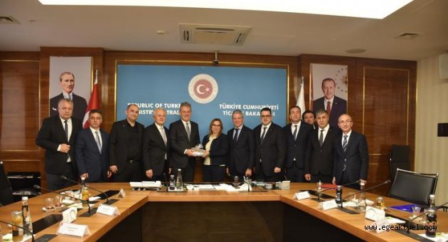 Bakan Pekcan İZTO heyetini ağırladı