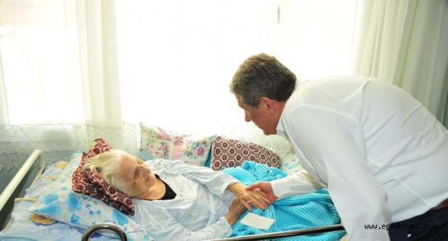 Balçova’da Yaşlılara evlat şefkati