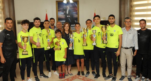 Balçova Kupaları Süpürdü