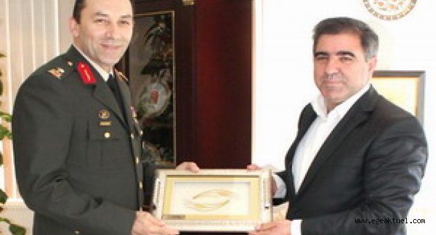 Balıkesir'de de 1 Tümgeneral Gözaltında
