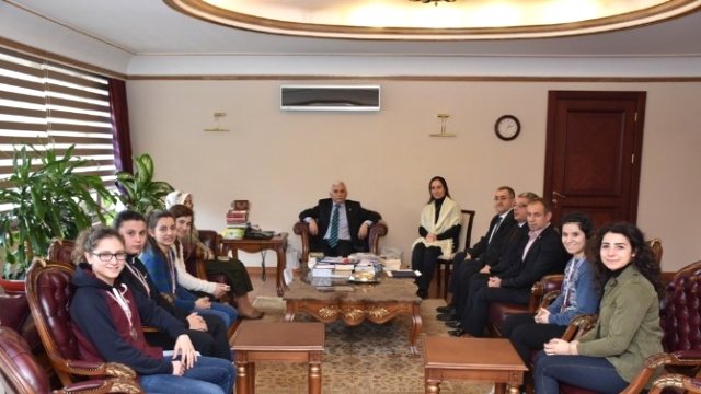 Başarılı Sporcular Vali Orhan Alimoğlu'nu Ziyaret Etti