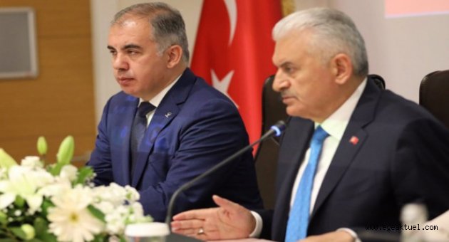 Başbakan Yıldırım AK Parti İzmir İl Binasında 