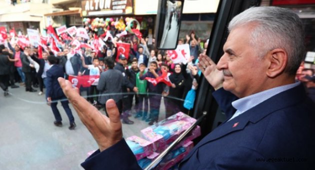 Başbakan Yıldırım  Bayraklı'da 