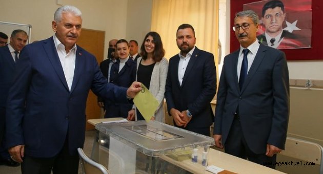 Başbakan Yıldırım oyunu İzmir’de kullandı