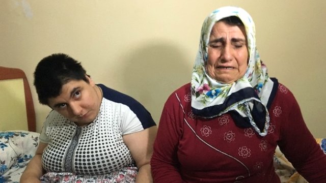 Başına Gelmedik Kalmayan Anne Engelli Kızı İçin Balkon İstedi