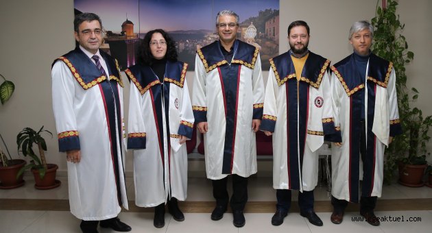 Başkan Akpınar’ın mezuniyet sevinci
