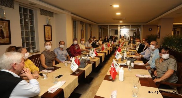 Başkan Arda muhtarlarla bir araya geldi