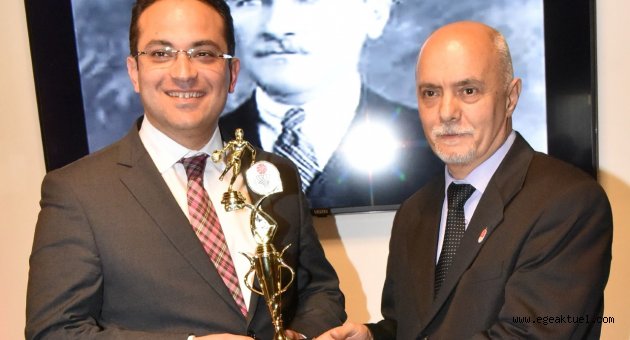 Başkan Atila’ya Basketbol Oskarı 