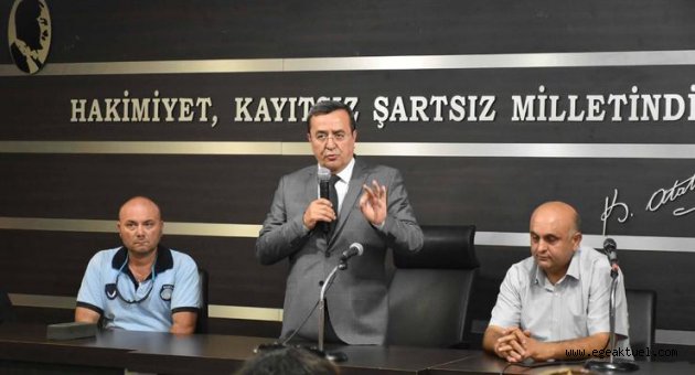 Başkan Batur partililer ve Belediye personeliyle bayramlaştı
