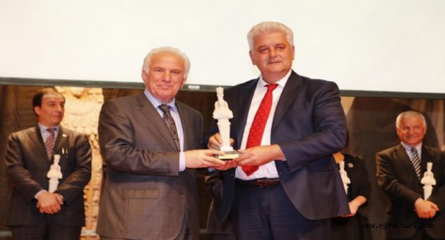Başkan Dalgıç'a ve gurur festivaline turizm onuru