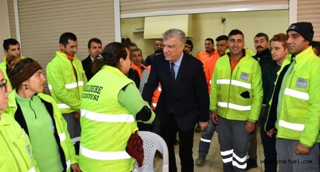 Başkan Engin çalışanların yeni yılını kutladı