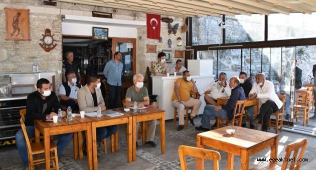 Başkan  Gürbüz esnafla görüştü