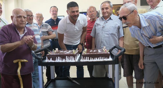 Başkan Gürbüz, yaşlılar evini ziyaret etti