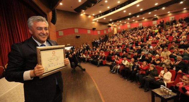 Başkan İnce mazbatasını aldı